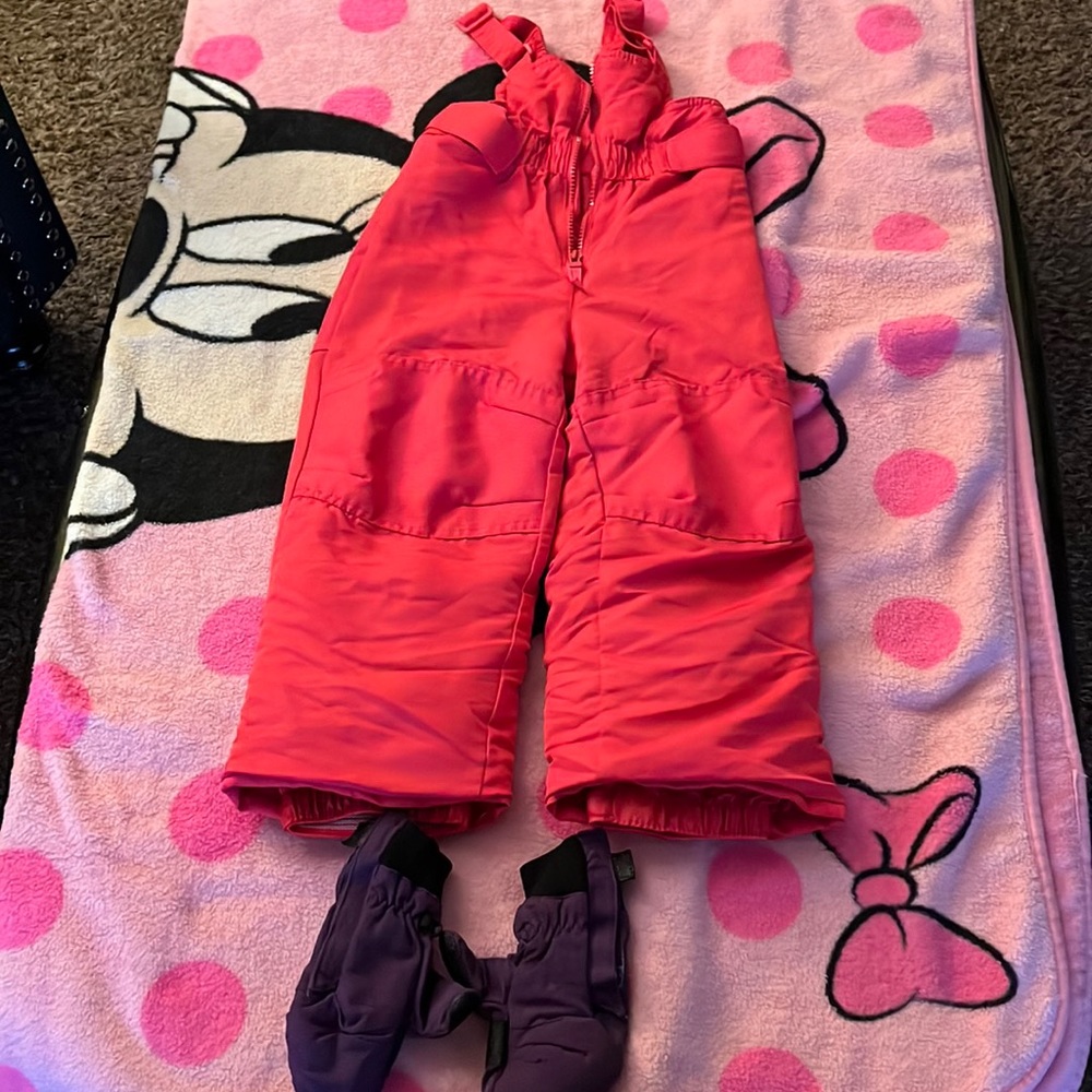 Snow pants+snow gloves for toddler girl